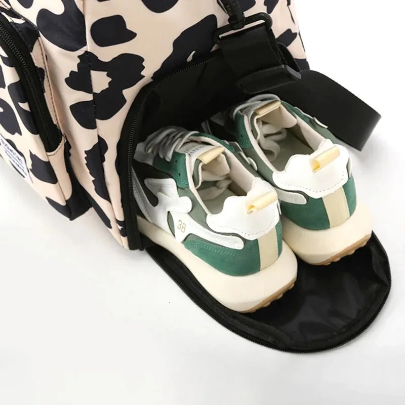 Travel Bag Womens Handbag Leopard Zebra Camouflage Waterproof Large Pull Rod Boarding Fitness Dry Wet Separation Luggage Bag 250903