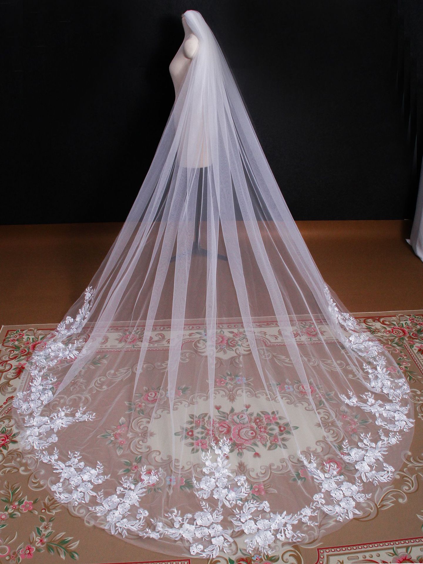 High Quality Vintage Wedding Bridal Veil 3M Long Cathedral Royal Bridal Veil with Comb Lace Applique Veil Wedding Accessories