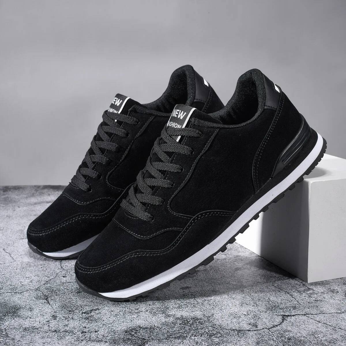 New Leather Men Running Winter Warm Unisex Sneakers Lightweight Women Walking Soft Insole Sports Shoes Lace Up 37-47 ddmysaturn