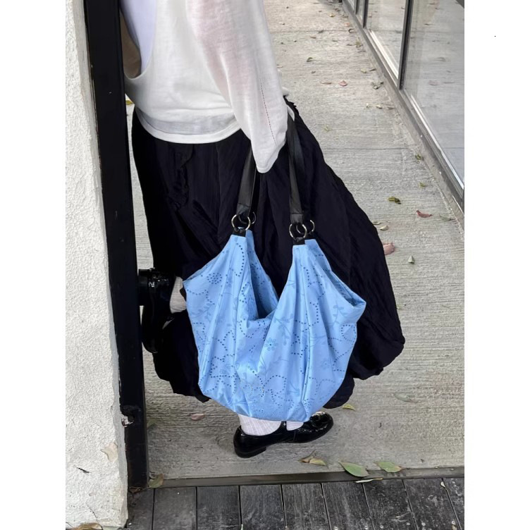 2025 autumn new Korean version niche design casual lazy style handbag lightweight women's shoulder bag designer diagonal cross bag