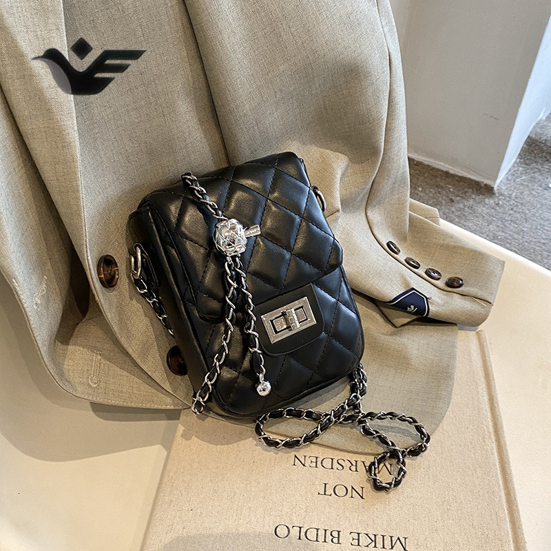 Feiyan Free Shipping New Designer Bag Luxury Shopping Bag Chanel Style Quilted Chain Women's Bag Personality Ins Trend Crossbody Phone Bag