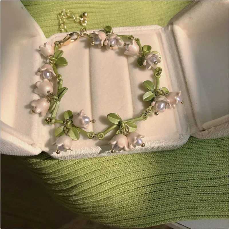 Flower Jewelry Gifts Lilies Of The Valley Bracelet Earrings Necklace Set Super Fairy Stud Earrings Girls Clavicle Chain XJ250904