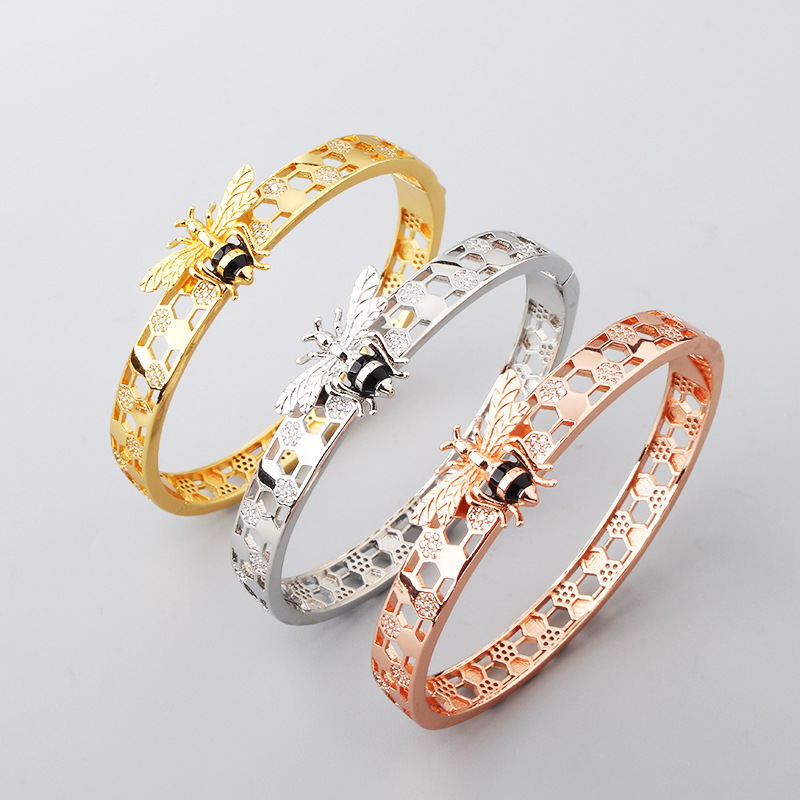 Fashion for Women with Zircon Hollow Honeycomb Small Bee Copper Gold-Plated Bracelet Fresh Hand Jewelry