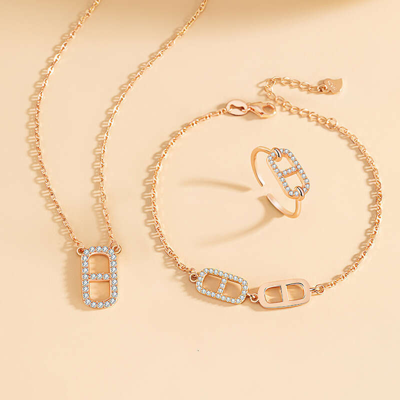 Pig Nose Pure Sier S Necklace for Women Fashion Versatile Block Collarbone Chain Ins Sweet Style Zircon Pendant