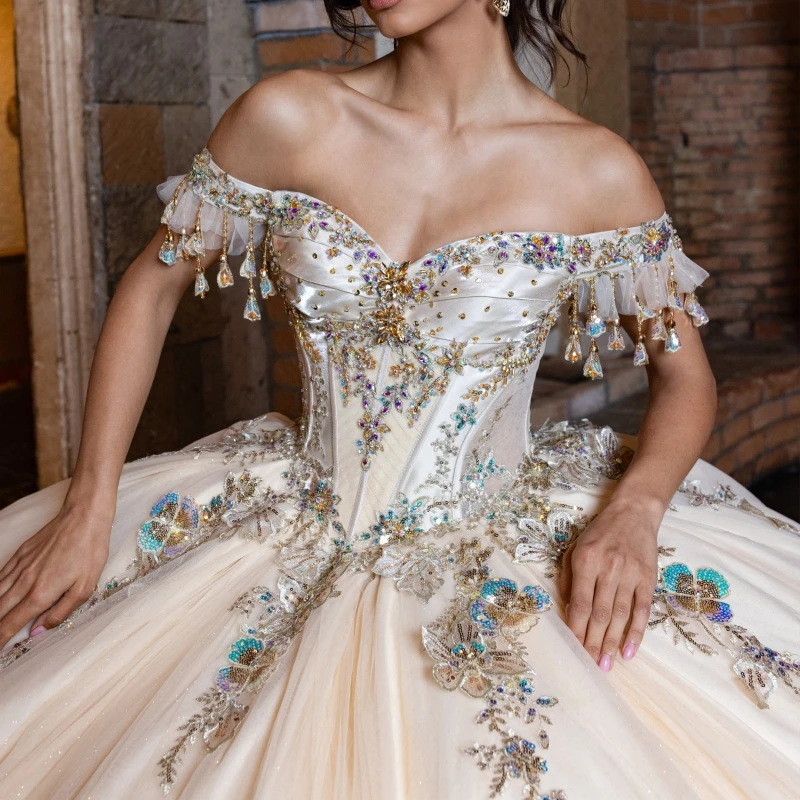 Champagne Shiny Off The Shoulder Ball Gown Quinceanera Dresses Appliques Lace Flower Beads Tull Sweet 16 Dress Vestidos 15 De Anos