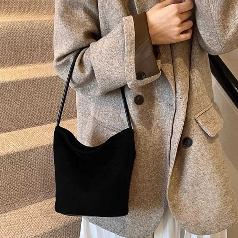 Women Suede Bucket Bag Faux Suede Shoulder Bag Large Capacity Womens Commuting Bags Trendy Solid Color Tote Handbags 2025 Z250903