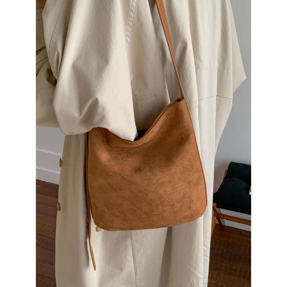 Designer Bag Tote Bag Shoulder Bag Suede Single Shoulder Autumn Winter New Versatile Crossbody Casual Commuter Large Capacity Tote Bag