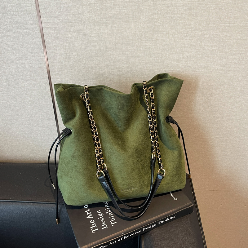 2025 autumn new niche fashion women's luxury handbag large capacity casual shoulder bag daily casual versatile high-quality essential shopping cr