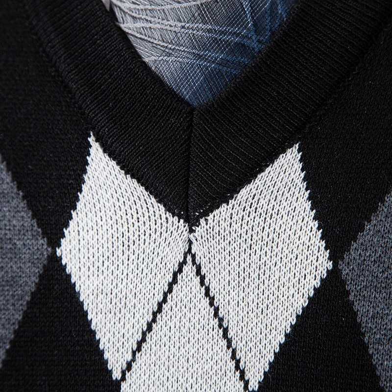 Mens Soft Sweater Vest Spring Autumn Sleeveless Knitted Pullover Husband Dad Fashion Knitted Vests Black Grey Plaid S2XLXJ250904