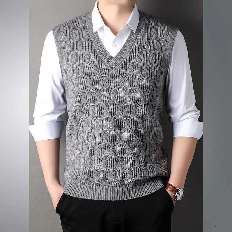V Neck Warm Sweater Man Solid Color Knit Vests for Men Thick Waistcoat Top Open Smooth Korean Style Knitwear Woven High QualityXJ250904