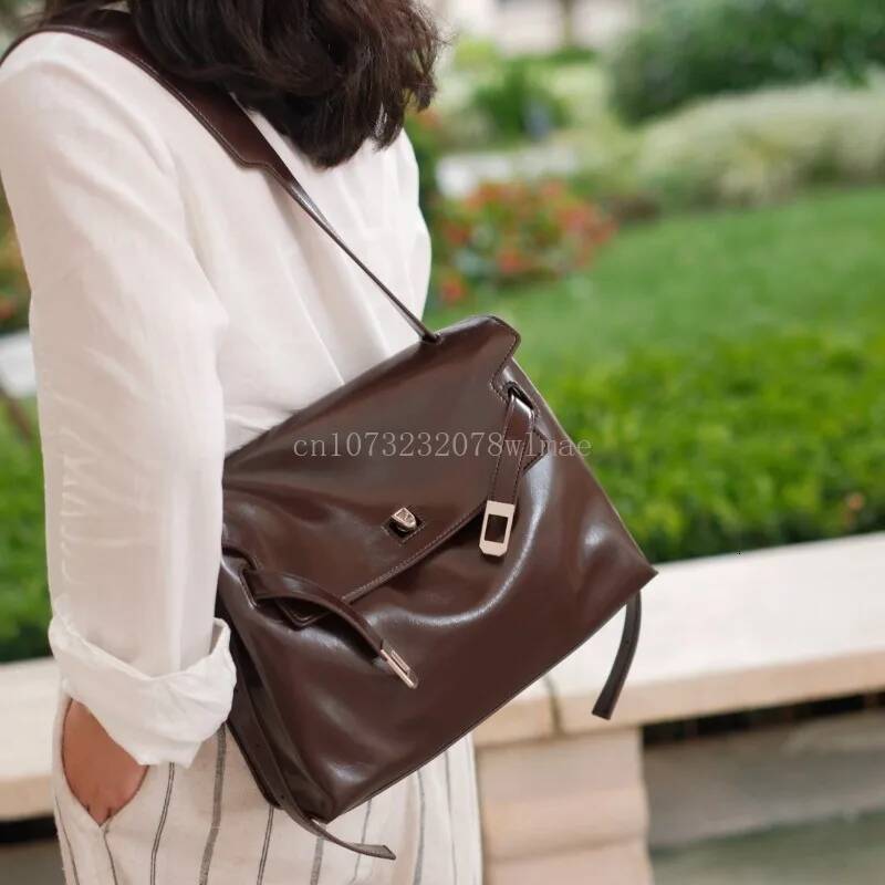 New Designer Shoulder Bags for Women Fashion Casual Large Capacity Handbag Armpit Soft Pu Leather Tote Commute Bag