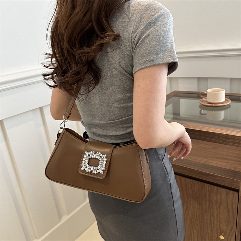 2025 autumn new crossbody bag niche design versatile simple style fashionable light luxury elegant crossbody bag designer shoulder bag