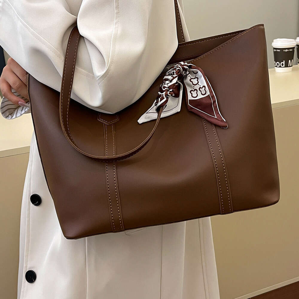 DHEssentials 2025 Summer Women's Large Capacity Tote Bag Urban Minimalist Retro Casual PU Shoulder Underarm Bag for School Commute Coffee Black