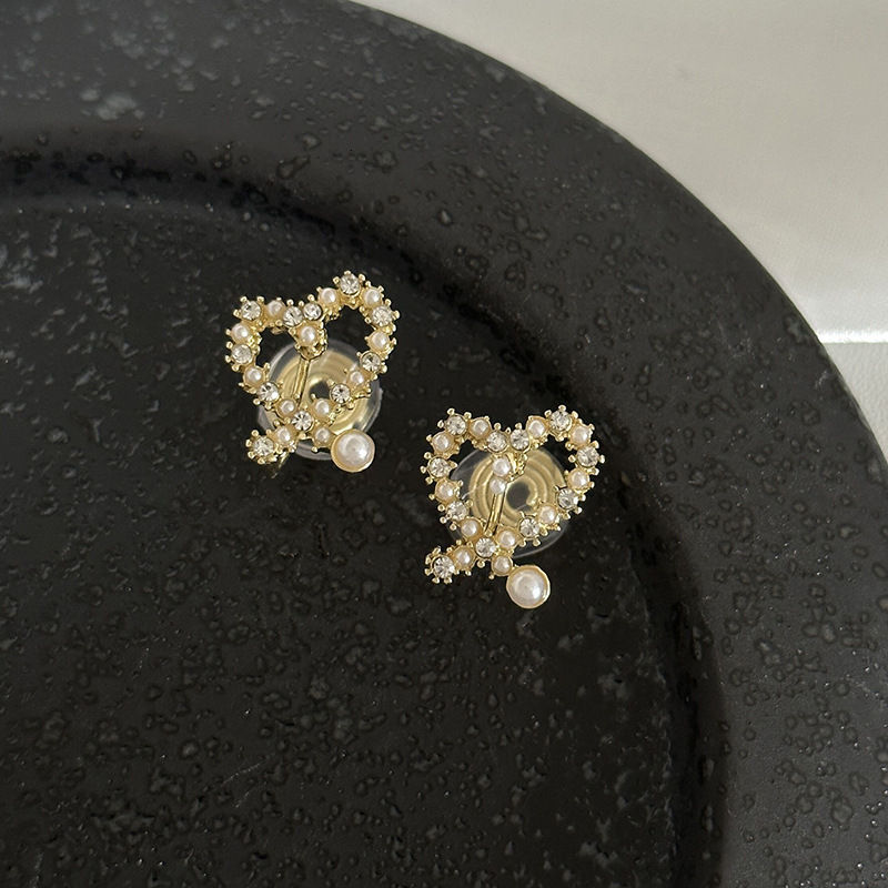 Mosquito Coil Ear Clips Non-pierced Women High-end Pearl Earrings French Style Ear Jewelry Wholesale Ins Designer Luxury Free Shipping Light Luxury Si