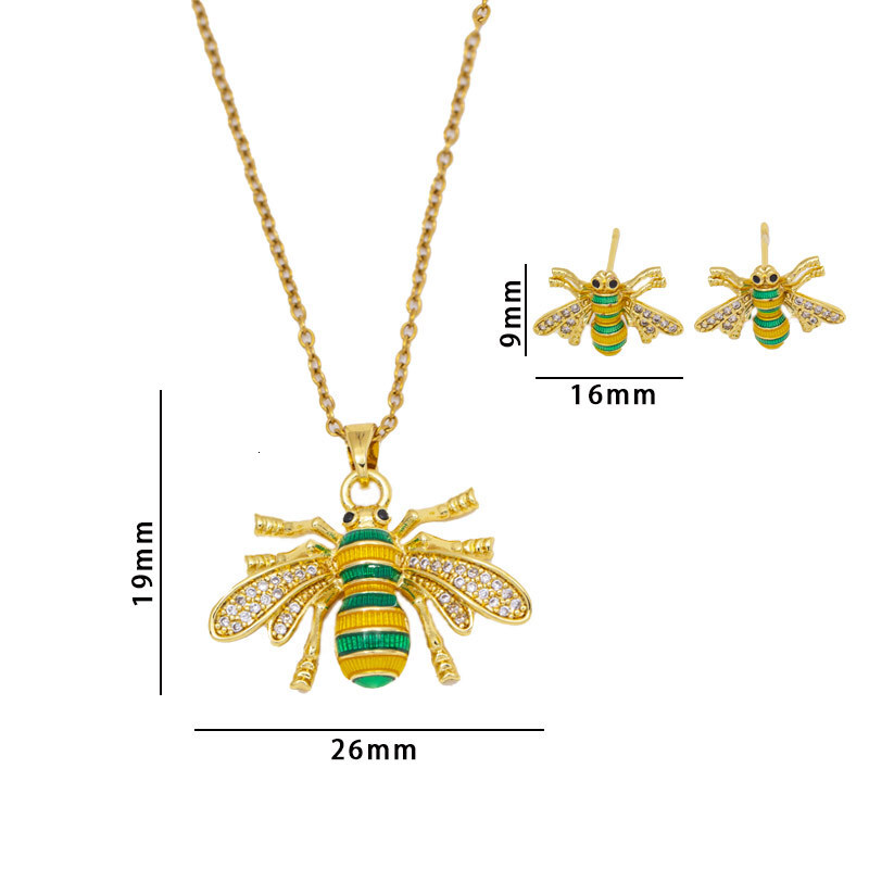 Necklace for Women Animal Titanium Steel Fashion Versatile Electroplated Pendant Niche Design Bee High-end Clavicle Chain