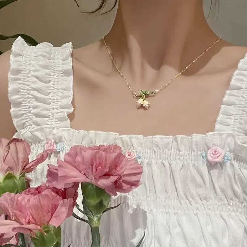 Flower Jewelry Gifts Lilies Of The Valley Bracelet Earrings Necklace Set Super Fairy Stud Earrings Girls Clavicle Chain XJ250904