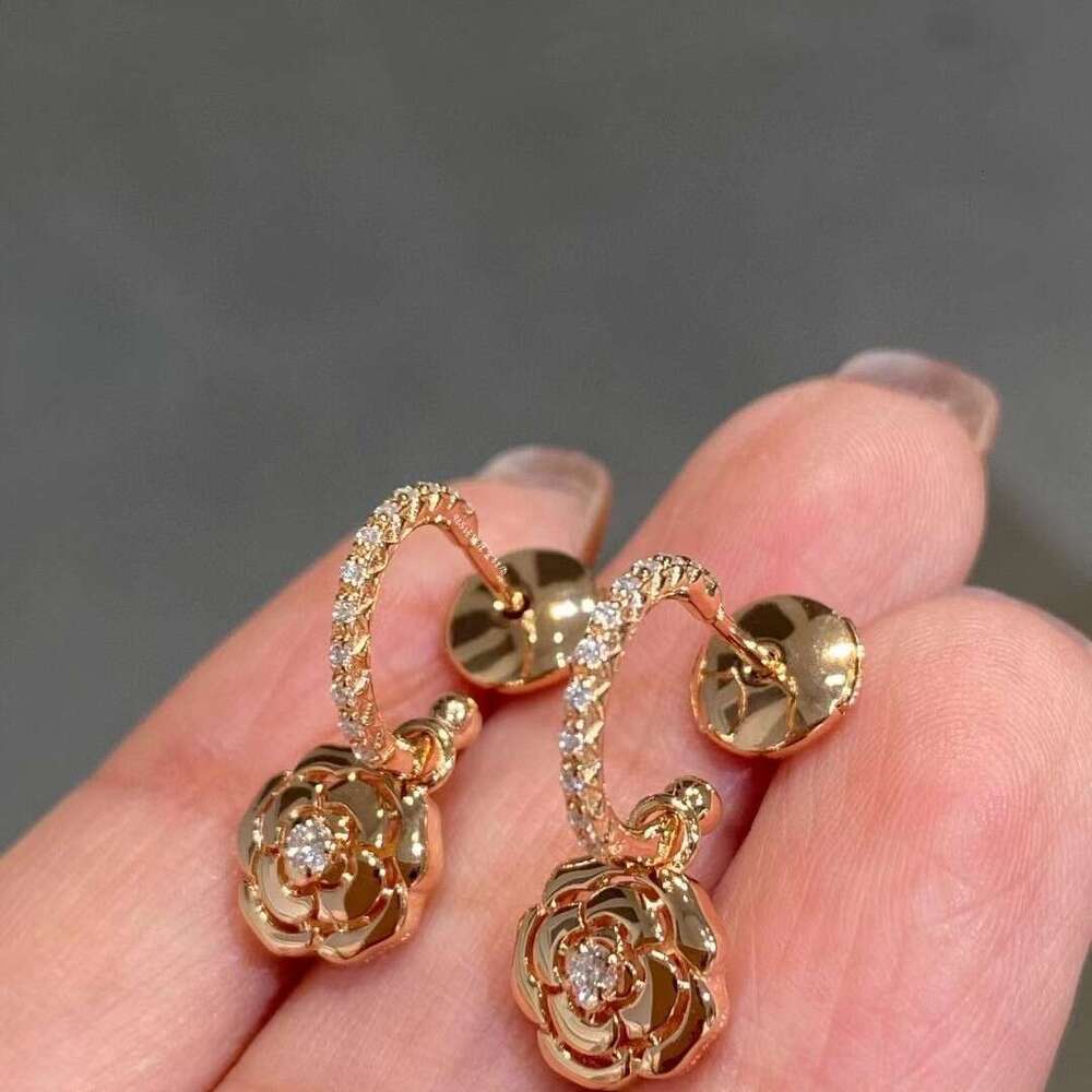 Quilted High-End V Light Style Elegant Ear Clips Gold Sier Needle Hoop Earrings for Women