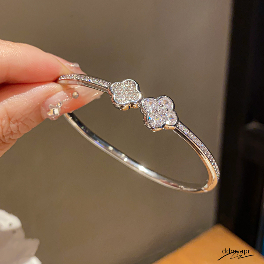 Gold Tone Ddmyday Crystal Flower Bangle Bracelet With Sparkling Accents Stylish Holiday Jewelry Gift For Her High Quality And Fashion Accessory Ddmyda