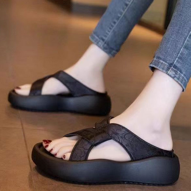 2025 Designer's New Fairy Style Thick Bottom Beach Sandals