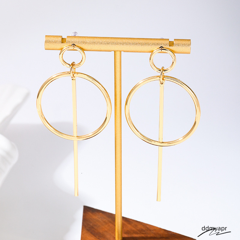 1 Pair Of Fashionable And Trendy New Simple Metal Creative Round Circle Ladies Earrings Suitable Ddmyday For Commuting Personalised Matching Ddmyday