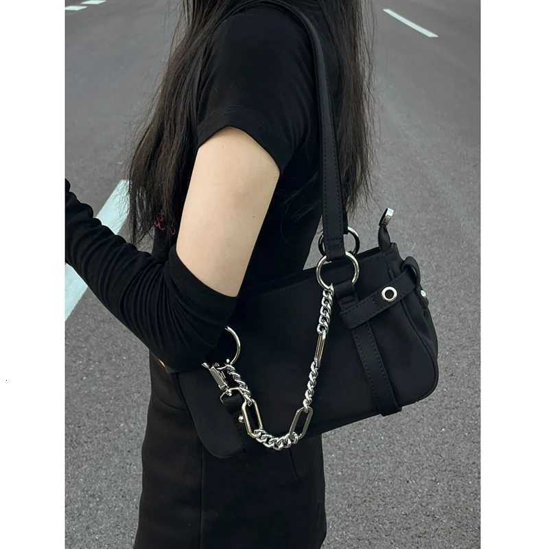 Fashion Design Gothic Chain Ladies Underarm Bag Sweet Cool Y2k Women Square Shoulder Bags Black Pop Female Tote Handbag Purse Z250903