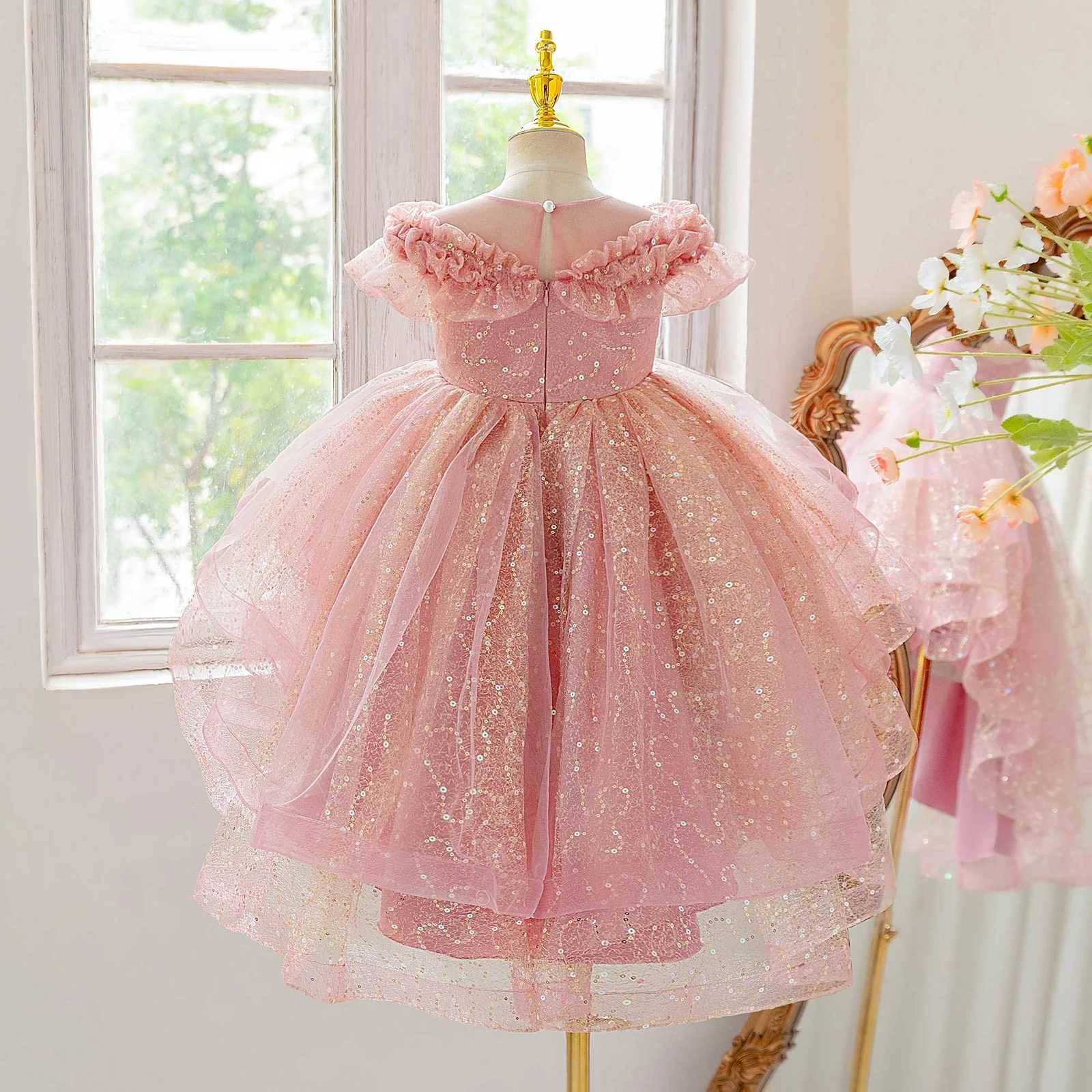 Girls dress high-end elegant dress with lace embroidery design suitable for piano and wedding flower girl Z250904