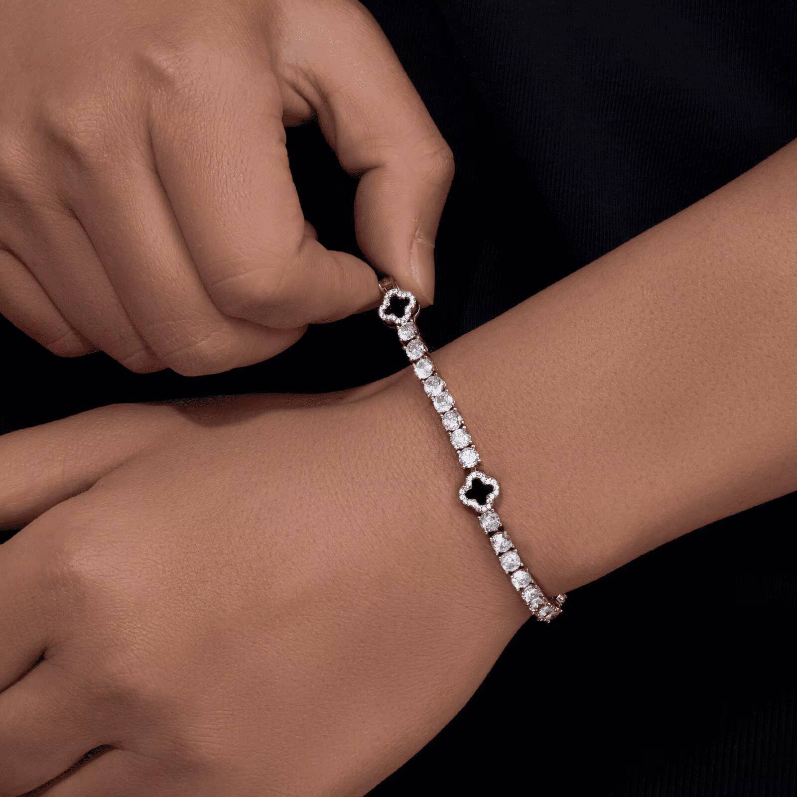 Mens Unisex Bracelet Gold Plated Bling With Diamond Iced Out Black Clover Hip Hop Style Gift