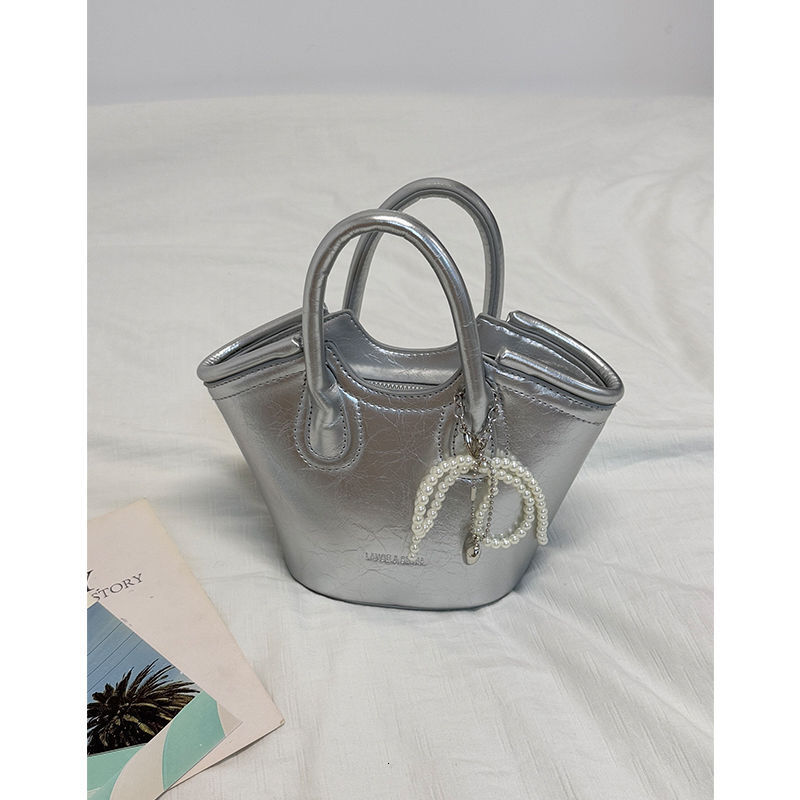 2025 autumn new light luxury niche design versatile fashion women's handbag elegant crossbody bag retro designer shoulder bag