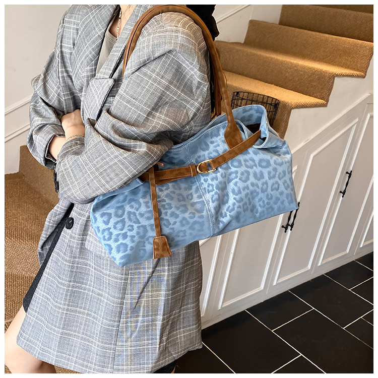 Retro Women s Handbag Fashionable Leopard Print Shoulder Bag Autumn New Designer Bag Large Capacity Women s Shoulder Bag