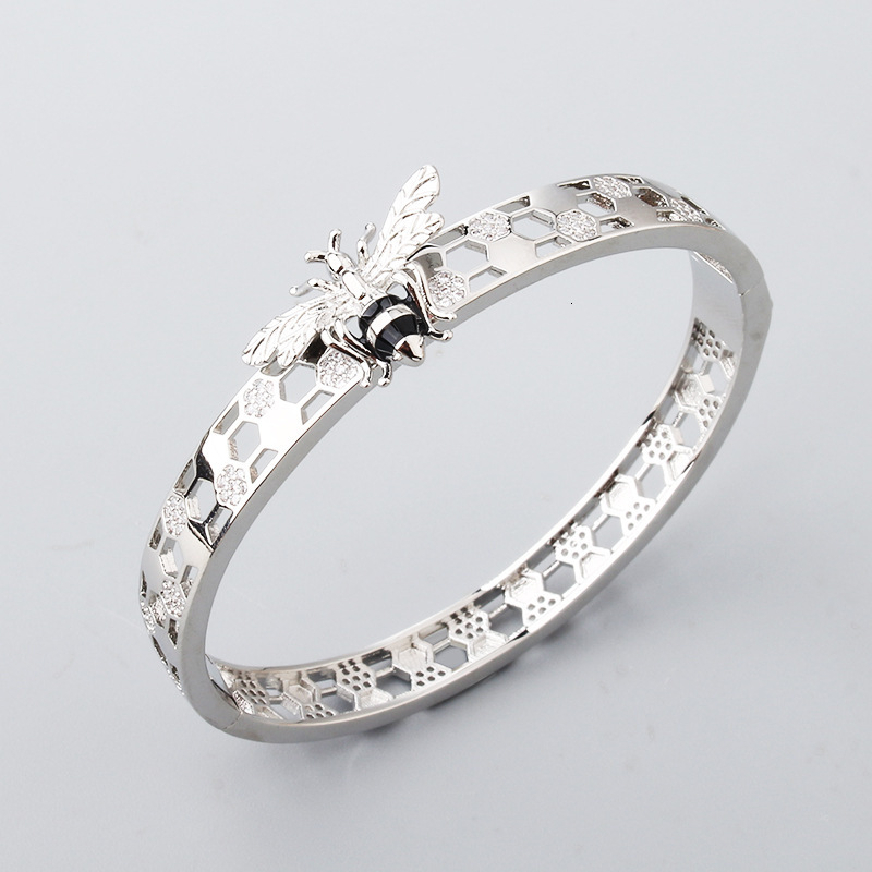 Fashion for Women with Zircon Hollow Honeycomb Small Bee Copper Gold-Plated Bracelet Fresh Hand Jewelry