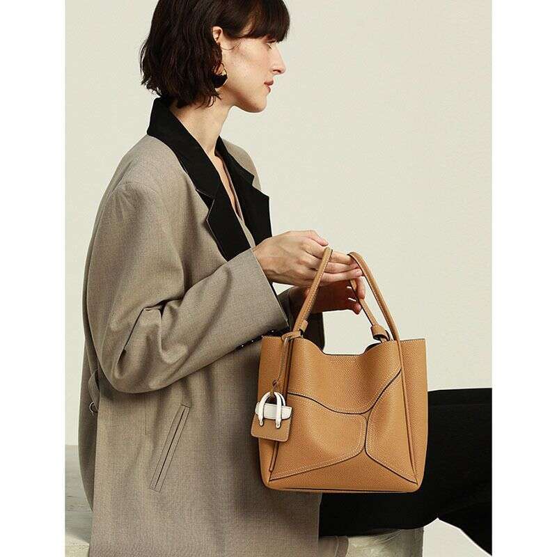 Large Capacity Shoulder Cowhide Handbag Ladies High-End Sensory Exchange, Hardworking Handbag, Crossbody Bag