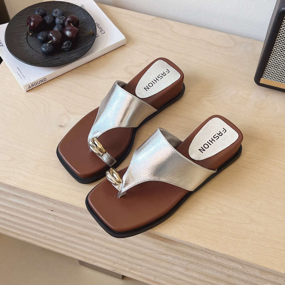 Casual Toe Post Flat for Women Summer Outdoor 2025 New Beach Vacation Roman Sandals