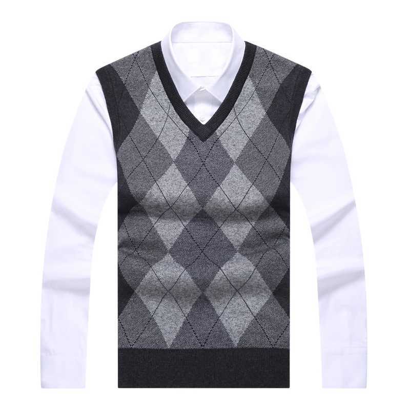 2025 New Fashion Brand Sweater For Mens Pullovers plaid Slim Fit Jumpers Knitred Vest Autumn Korean Style Casual Men ClothesXJ250904