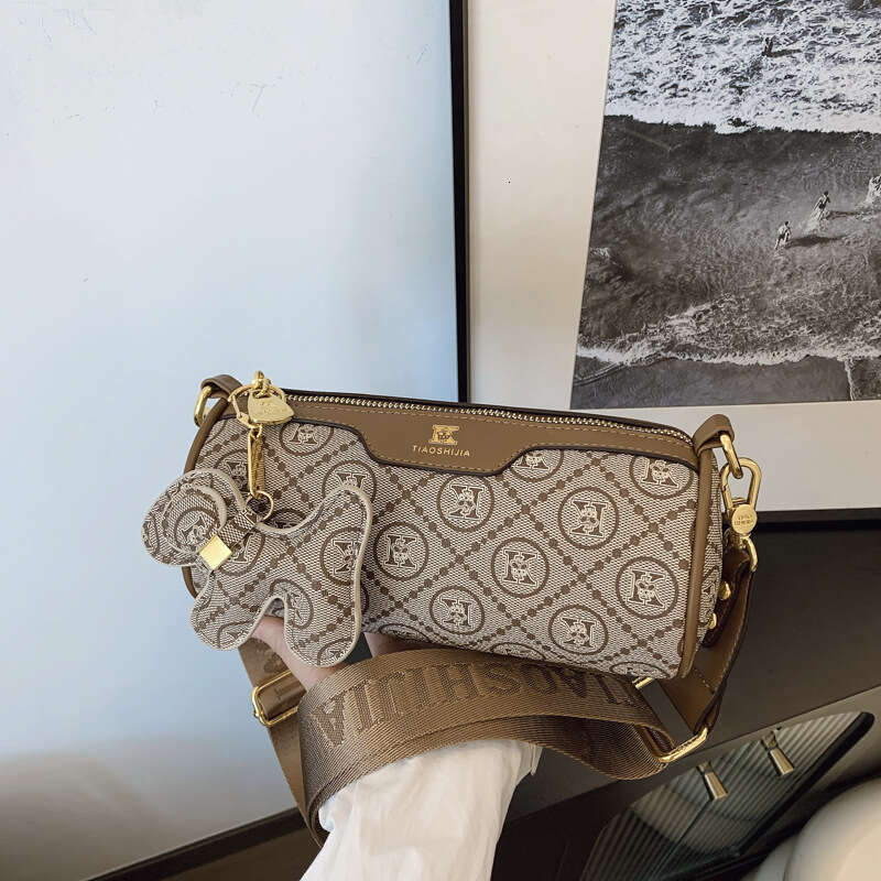 Designer Bags Shouler Bag Wide Strap Pillow Bag for Women 2025 New Pattern Printed Fabric Ladies Cylinder Single Shoulder Crossbody Bag