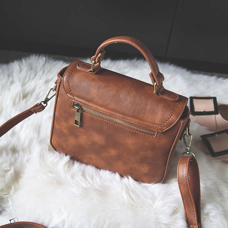 Luxury bag New Square Style Handbag PU Leather Retro Lock Buckle Popular Fashion Versatile Women s Minimalist Small Bag