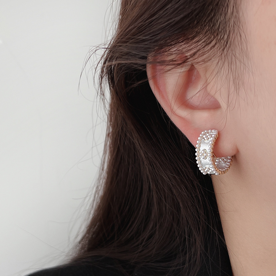 Ladies' Commuting Pearl Earrings High-end Luxury Earrings Ladies' Non Perforated Ear Clips Designer Luxury Free Shipping Ears Niche Ear Acce