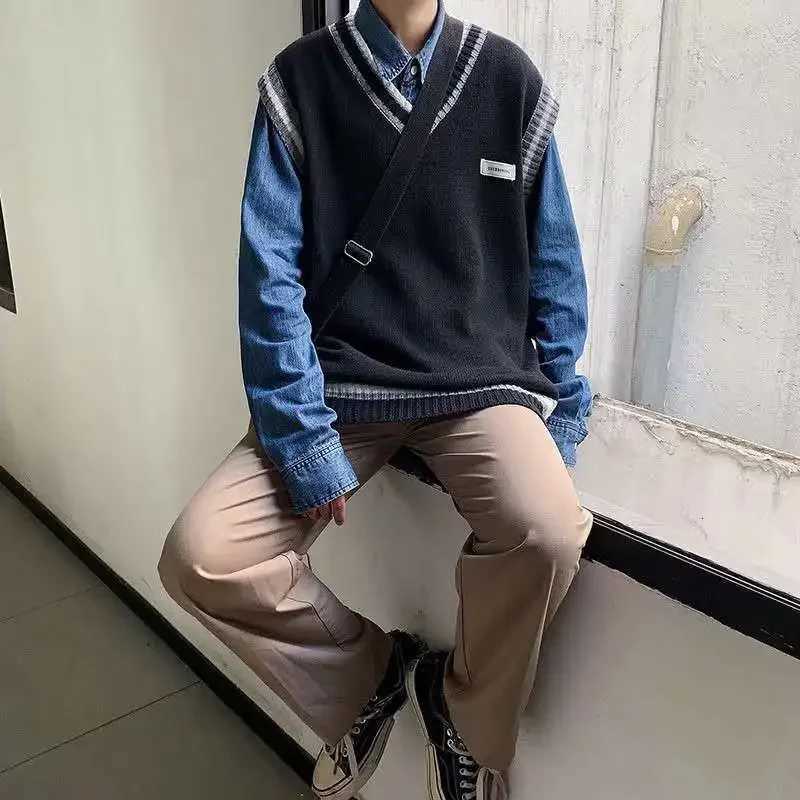 Waistcoat Loose Fit Sweater Man V Neck Sleeveless Streetwear New In Knit Vests for Men Designer High Quality Clothing Deals 2024XJ250904