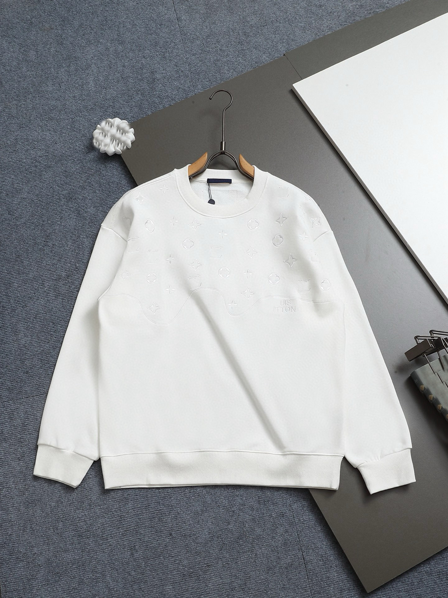 2026 Men's New Product Design, Caual Short Shirt, Sport Hoodie, Men's Jacket, Shirt Set, Shorts, Sweater, Black and White m841