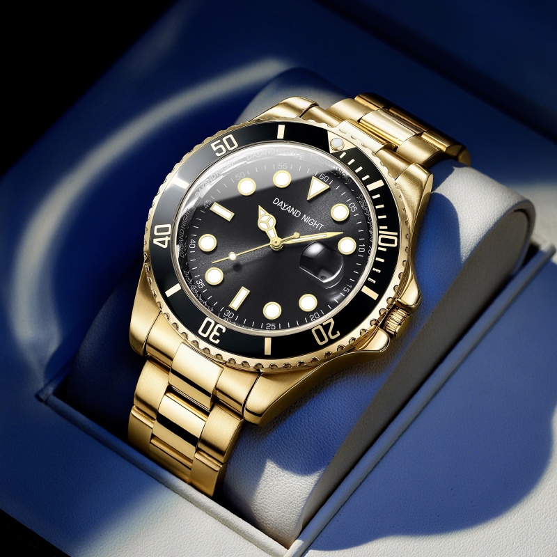 Sophisticated Mens Timepiece: Sleek Design w/ High-Quality Quartz Motion Suitable for Special Occasions like Valentines'