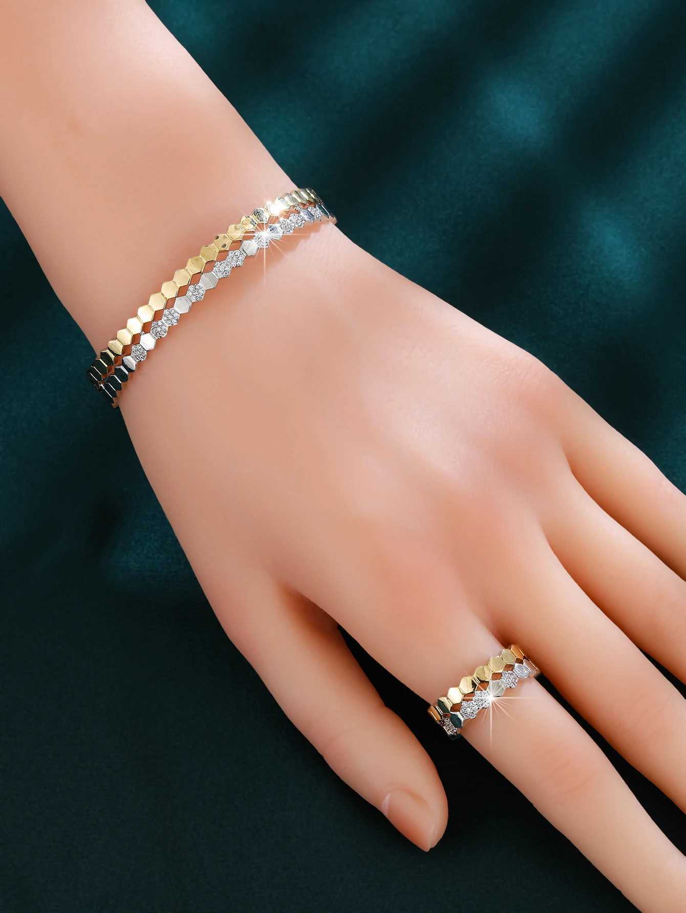 2025 New Cubic Zirconia Geetric Bracelet and Ring Set for Wen Off Party Gifts for fFriends Jewelry Accories Y250904