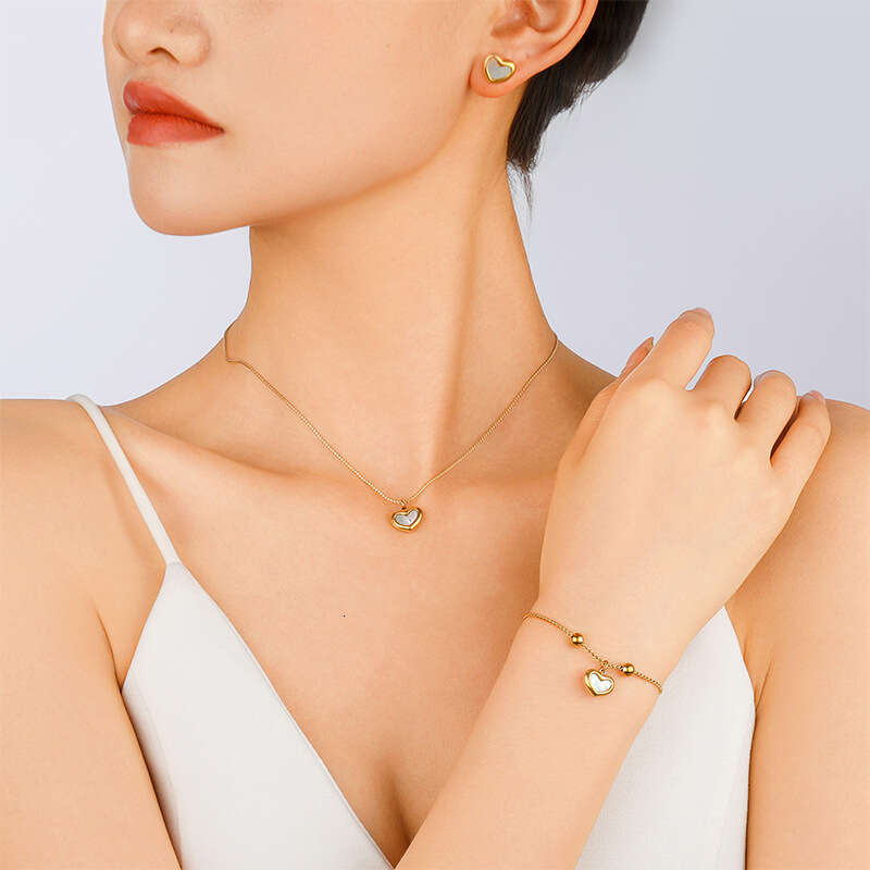 Shell Heart Necklace for Women Summer Light Niche Simple Minimalist Style Heart-shaped Collarbone Chain Versatile Accessories Set