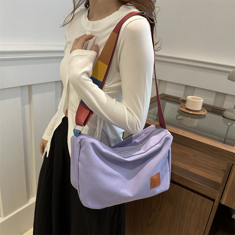 2025 autumn new crossbody bag versatile niche design retro simple fashion large capacity women's bag designer shoulder bag