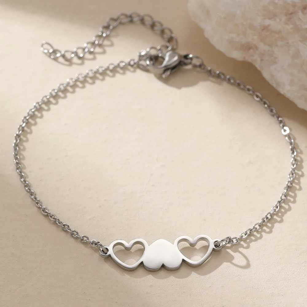 Stainl Steel Bracelets Atmosphere Openworked Heart She Chain Tren Fine Bracelet For Women Jewerlry Exquisite Holiday GiftXJ250904