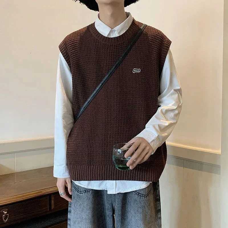 Knitted Sweaters for Men Hippie Black Vest Crewneck Man Clothes Waistcoat Round Collar Sleeveless Warm New in S Over Fit Knit XXJ250904