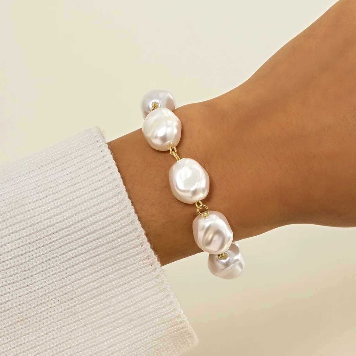 Ingemark Unique Asymmetric Irregular Baroque Pearl Chain Bracelet for Women Wedding Bridal Kpop Charm Beaded Couple Hand Jewelry Y250904