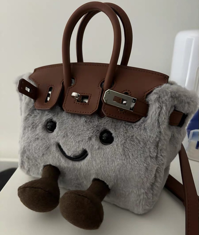 Best Seller 2025 New Pduct Popular Designer Tote Bags Co Branded Cute Platinum Plush Elf Mini Handheld Women Cssbody Bag Designer Bag