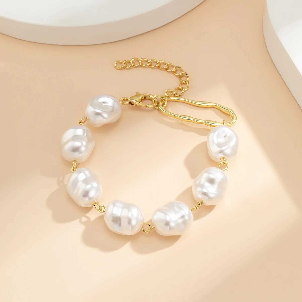 Ingemark Unique Asymmetric Irregular Baroque Pearl Chain Bracelet for Women Wedding Bridal Kpop Charm Beaded Couple Hand Jewelry Y250904