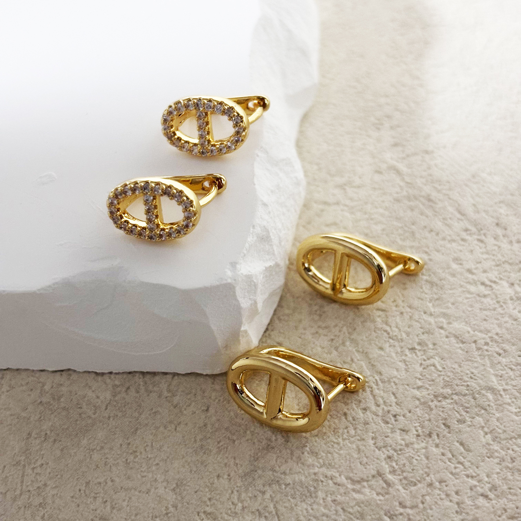 European And American Simple Luxury Designer Luxury Free Shipping Zircon Pig Nose Earrings Gold Plated High-end Elegant Ear Studs Wholesale