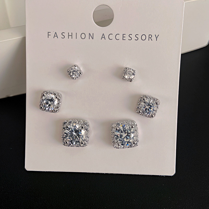 Designer Luxury Free Shipping Gold-plated Metal Style Zircon Round Earrings Fashionable Retro Round Elegant Earrings Light Luxury High-end Jewelry