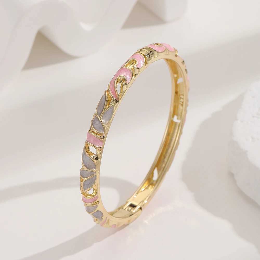 Fashion new ethnic style gold plated hollow out pattern enamel cloisonne bracelet bangle jewelry for girls and womenXJ250904